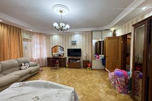 квартира за адресою Педагогічна вул., 27