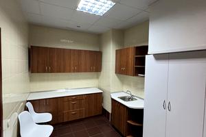 комерційна за адресою Кловський узвіз, 7