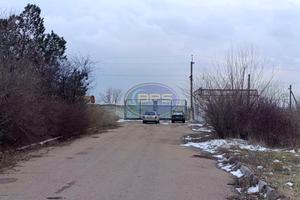 комерційна за адресою Центральна, 1