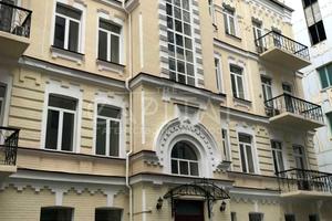 комерційна за адресою Дмитрівська вул., 44б