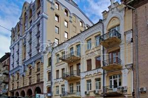 коммерческая по адресу Паторжинського, 4