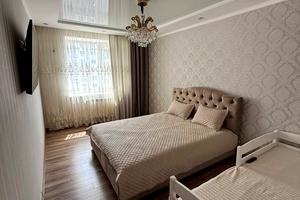 квартира за адресою Олександра Довженка вул., 5
