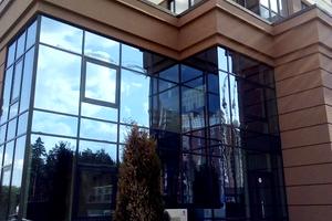 комерційна за адресою Університетська вул., 3/1