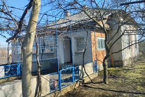 дом по адресу Шкільна