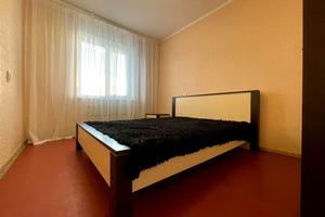 квартира за адресою Івана Франка просп., 12