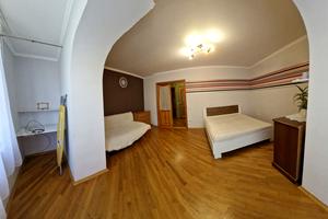 квартира за адресою Хмельницького, 9