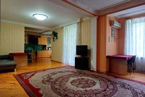 квартира за адресою Університетська пл. (Радянська), 55