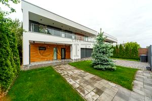комерційна за адресою Горяна вул. (Олега Кошового), 40А
