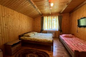 будинок за адресою с. Яблуниця, довгий грунь, 394а