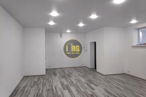 комерційна за адресою Гетьманська вул., 12