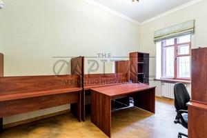 комерційна за адресою Вознесенський узвіз (Смирнова-Ласточкіна), 18