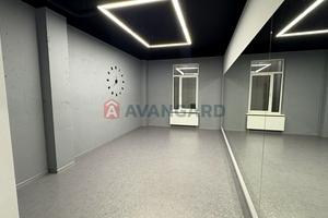 коммерческая по адресу героів крут, 8