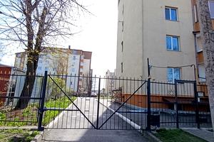 комерційна за адресою вул. Ясна, 7б