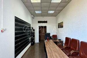 комерційна за адресою Жилянська вул., 59