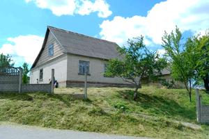 дом по адресу с. Понебель, Лесі Українки, 1