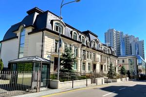 комерційна за адресою Новоселицька вул., 7