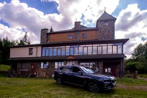 коммерческая по адресу Устияновича вул., 1