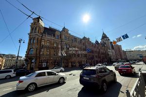 комерційна за адресою Бессарабська пл., 2