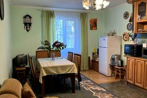 будинок за адресою весняна