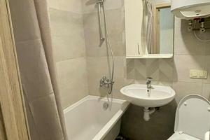 квартира за адресою Космонавтів вул., 4