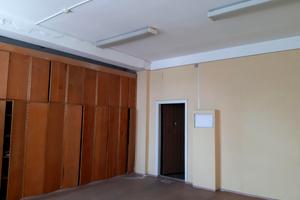 комерційна за адресою Заводська вул., 3