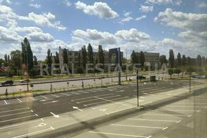 комерційна за адресою Миколи Бажана просп., 17