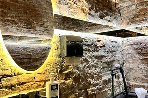комерційна за адресою Воскресенська, 4