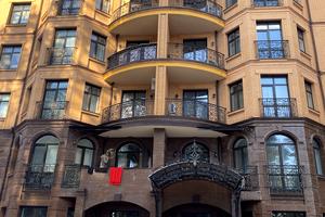 комерційна за адресою Соборна вул., 8