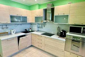 квартира за адресою Космічна вул., 3