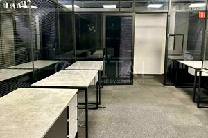 комерційна за адресою Вадима Гетьмана вул., 6