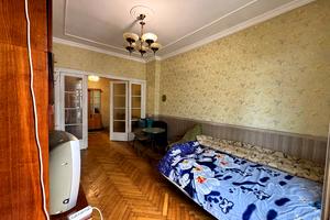 квартира за адресою Академіка Володимира Гнатюка вул. (), 3