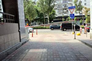 комерційна за адресою Лесі Українки бульв., 7-Б