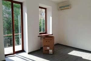 комерційна за адресою Паторжинського вул., 4