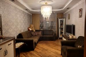 квартира за адресою Анни Ахматової вул., 31