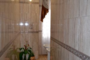 комерційна за адресою Дмитра Чижевського вул. (Петра Чаадаєва), 2