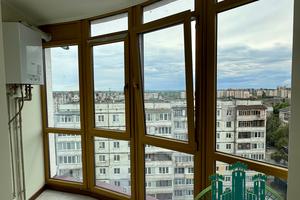 квартира за адресою Гната Хоткевича вул., 65