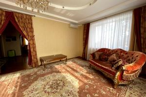 будинок за адресою Мрія вул.