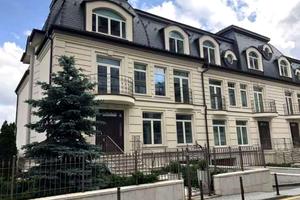 комерційна за адресою Новоселицька вул., 2