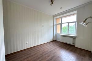 комерційна за адресою Курортна, 10В