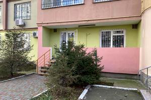 комерційна за адресою Тополина вул., 22