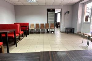 комерційна за адресою Тролейбусна вул., 15