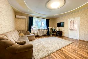 квартира за адресою Макарова вул., 32