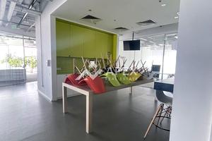 комерційна за адресою Спортивна пл., 1