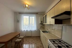 квартира за адресою Крайна вул., 14