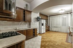 комерційна за адресою Саксаганського вул., 29
