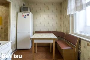 квартира за адресою Каштанова вул., 8-Б