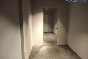 комерційна за адресою Володимирська вул., 12