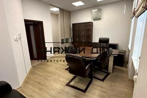 комерційна за адресою Бульварно-Кудрявська вул. (Воровського), 8-А