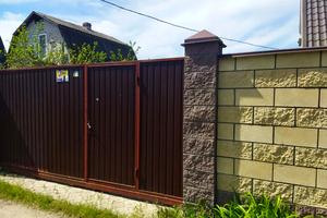 будинок за адресою с. Новоселівка, Теплична вул.