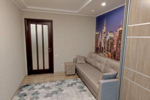 квартира за адресою Михайла Лушпи просп., 5